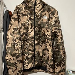 Men’s camo north face jacket.